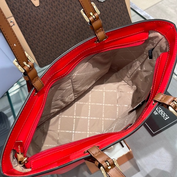 MICHAEL KORS JET SET TRAVEL MEDIUM DOUBLE POCKET TOTE NON-LEATHER VEGAN 

NWT - Picture 6 of 16